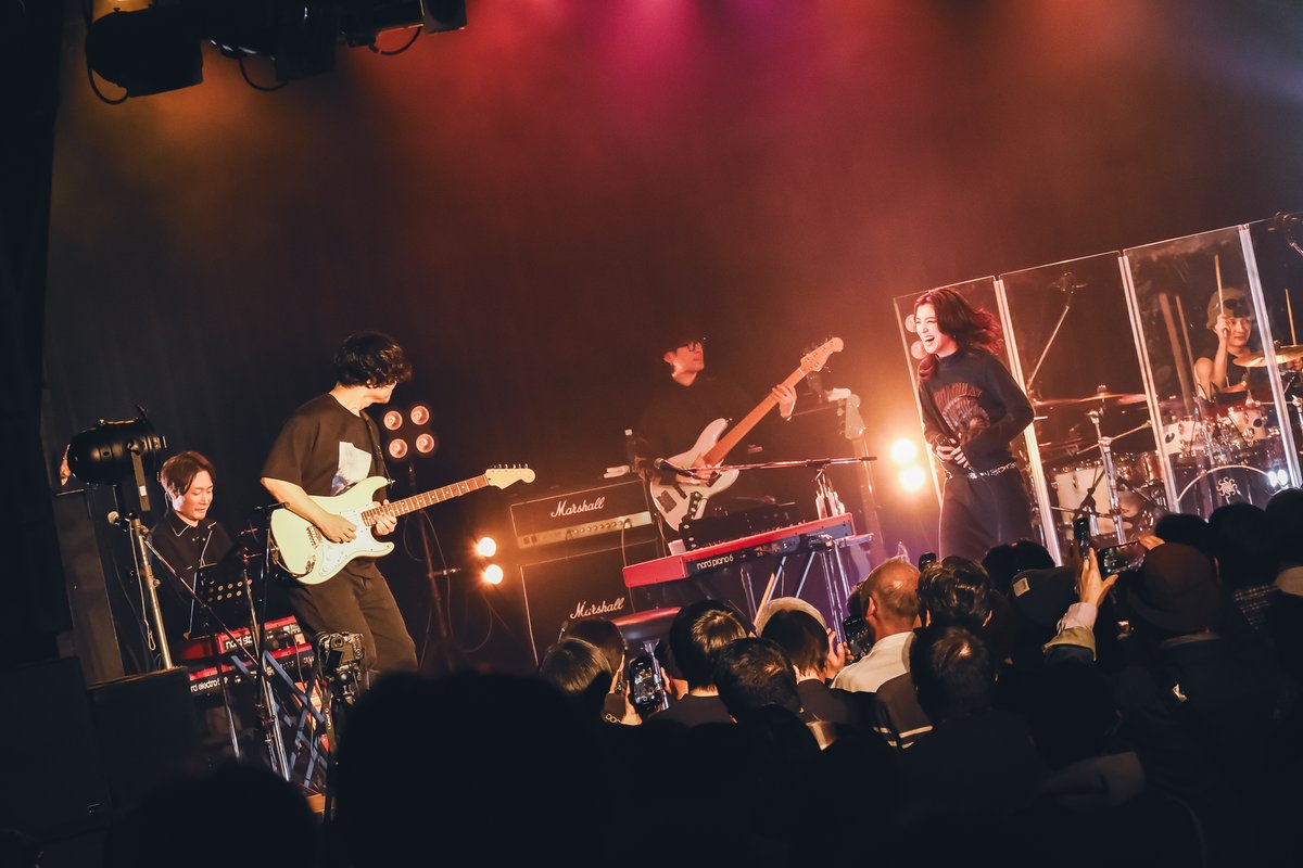 mikiki_tokyo_jp's tweet photo. ✨LIVE REPORT✨
XinUの新境地にしてネクストレベル!
NakamuraEmiも参加し、誠実さや真摯さとで魅せたLIQUIDROOM公演
〈XinU EP #04 Release Live - NEXT COLLECTIVE〉を詳細レポ✍

記事はこちら🔗https://t.co/2h9hMcJHkw

#XinU #NakamuraEmi
@XinU_XinU_XinU @nakamura_emi @co_lity_LLC @shouji_porgy @Jazzpianist7 @takatot_sp @freedomakoto_ds @Oga10291029 @haru784 @HEROICLINE @_king_records @umjun1