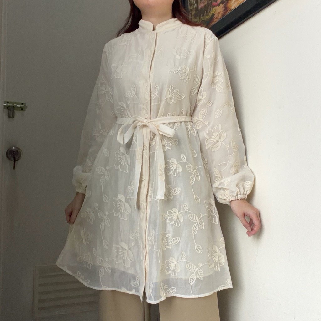 ocever365's tweet photo. raya essentials ✨
tunik yang wajib ada di lemarimu
modest, comfy, timeless 🤍

A thread https://t.co/Erg0brhjJA