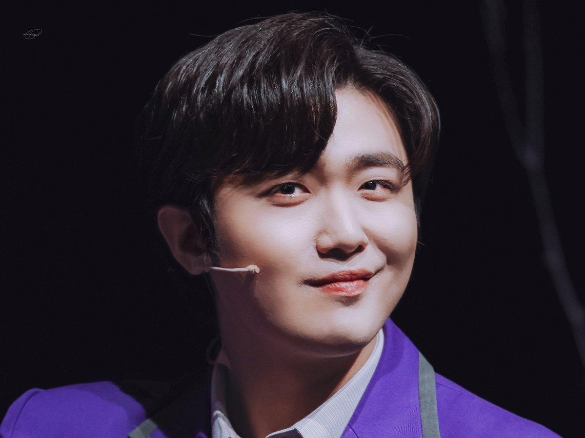 260127 타오르는 어둠 속에서
<그래이공 포토타임>

까를로스役 #이석준 배우

“분명 아름다운 별들이 날 위해 비추겠지, 같이 갈래?”