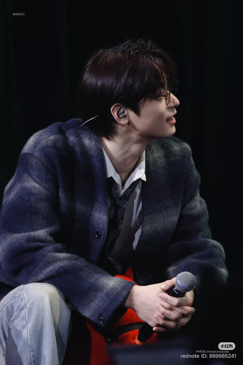 wangjjyunyang's tweet photo. 샤홍슈에서 미친사진을 봤어
#주연

출처 : 샤홍슈 @ itsamoonquake https://t.co/gX8jnE1YON