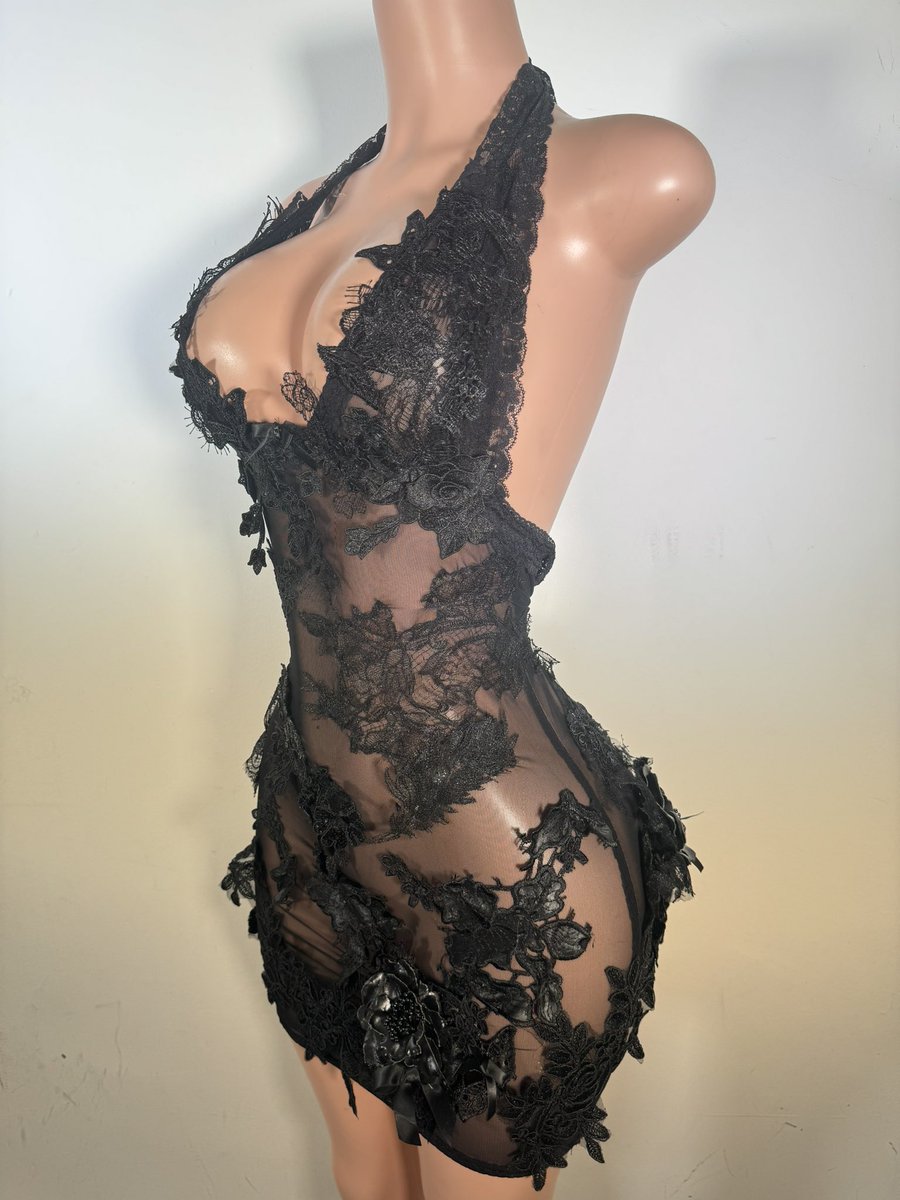 Made the sexiest lace dress 🌹