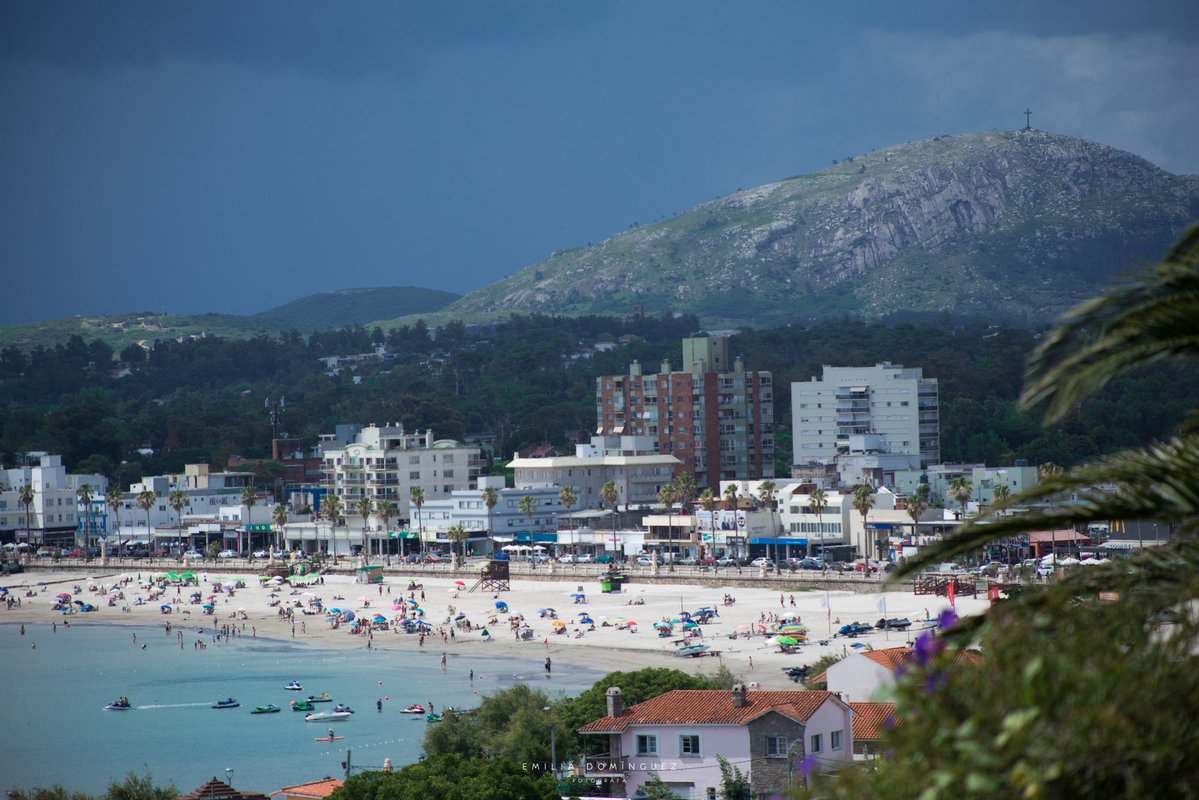 emiliadcph's tweet image. Veo que les gustó Piriápolis cuando sale del modo “normal”, así que les dejo más fotos de esos colores atípicos que nos aparecen dos por tres