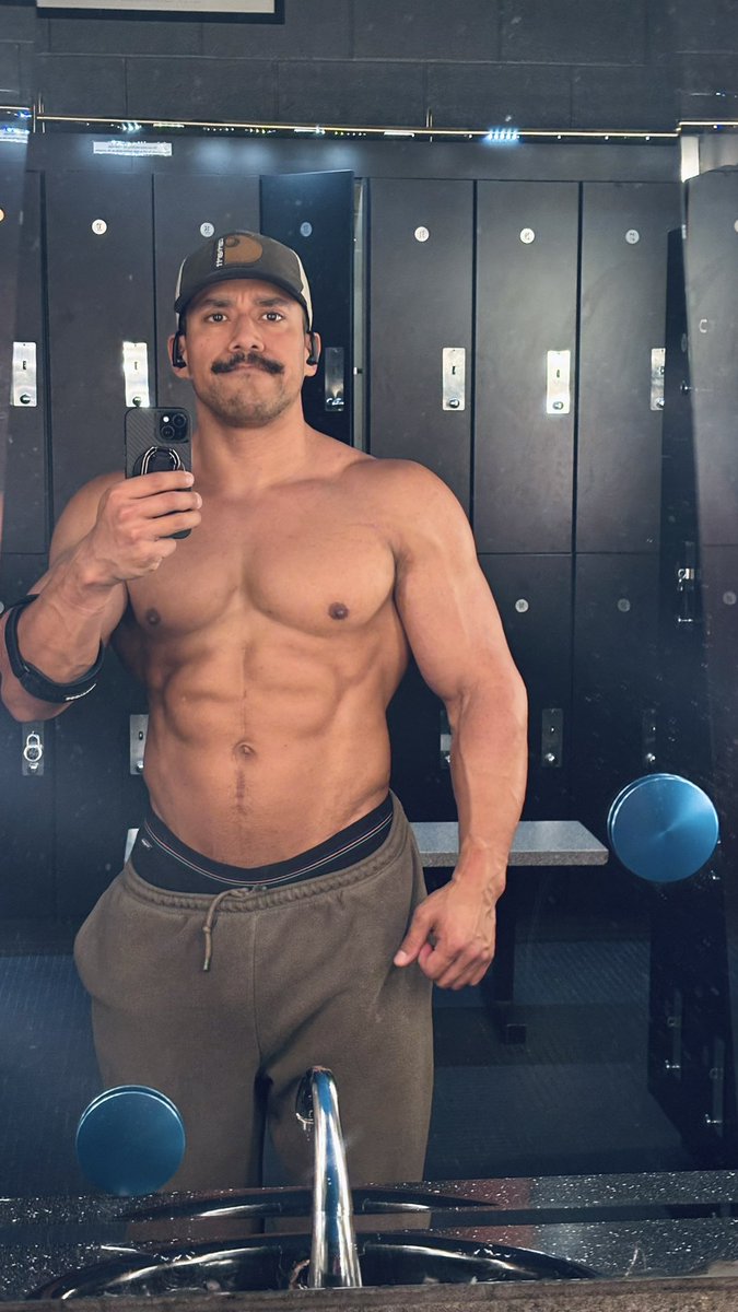 knitflexxxandchill tweet media