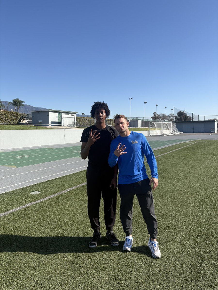 SelicoKylen's tweet photo. I appreciate @Coach_DiMike for coming out to watch me work out #4sup #uclafb @adamgorney @BlairAngulo @BrandonHuffman @247Sports https://t.co/1NcVD0PFpS