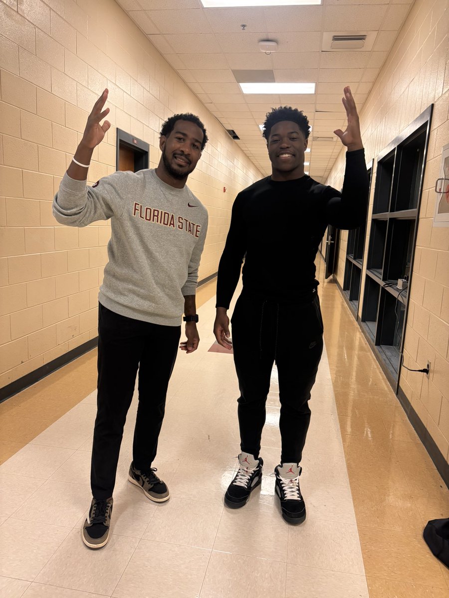 Tyson Robinson tweet media