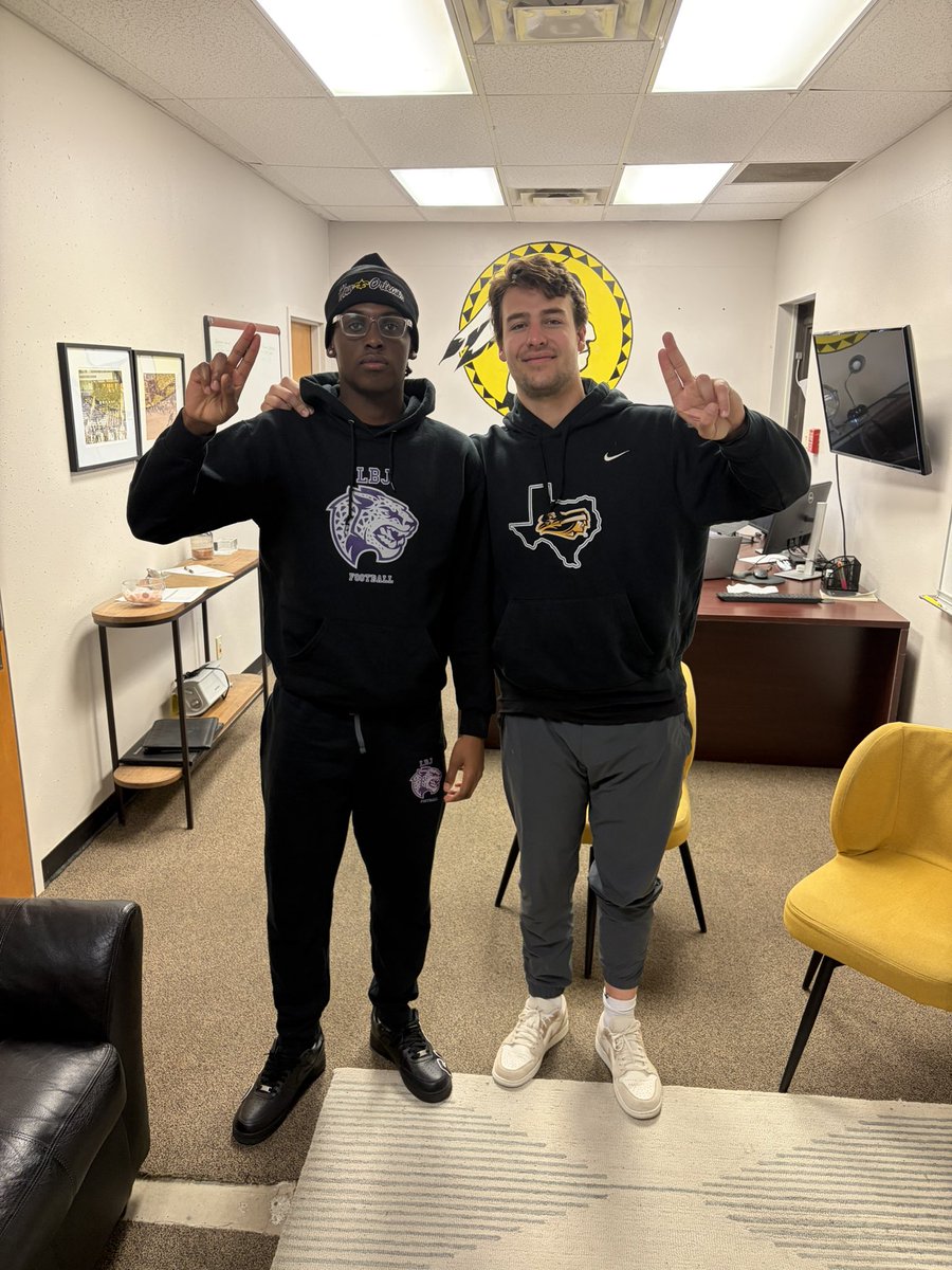 Jayelen House tweet media