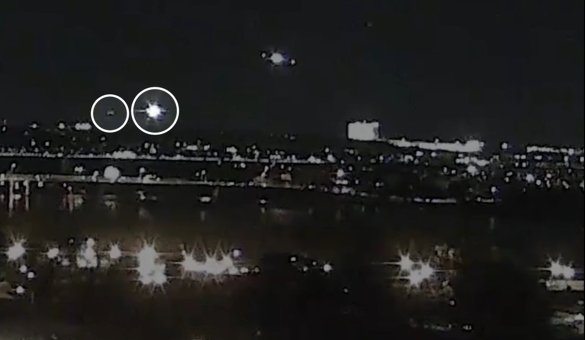 yuribezmenov22's tweet image. One year ago, helicopter pilot Rebecca Lobach killed 66 people when she collided with a passenger plane near DC. She ignored her instructor co-pilot’s orders to turn 15 seconds before impact. Pray for all the victims of DEI.