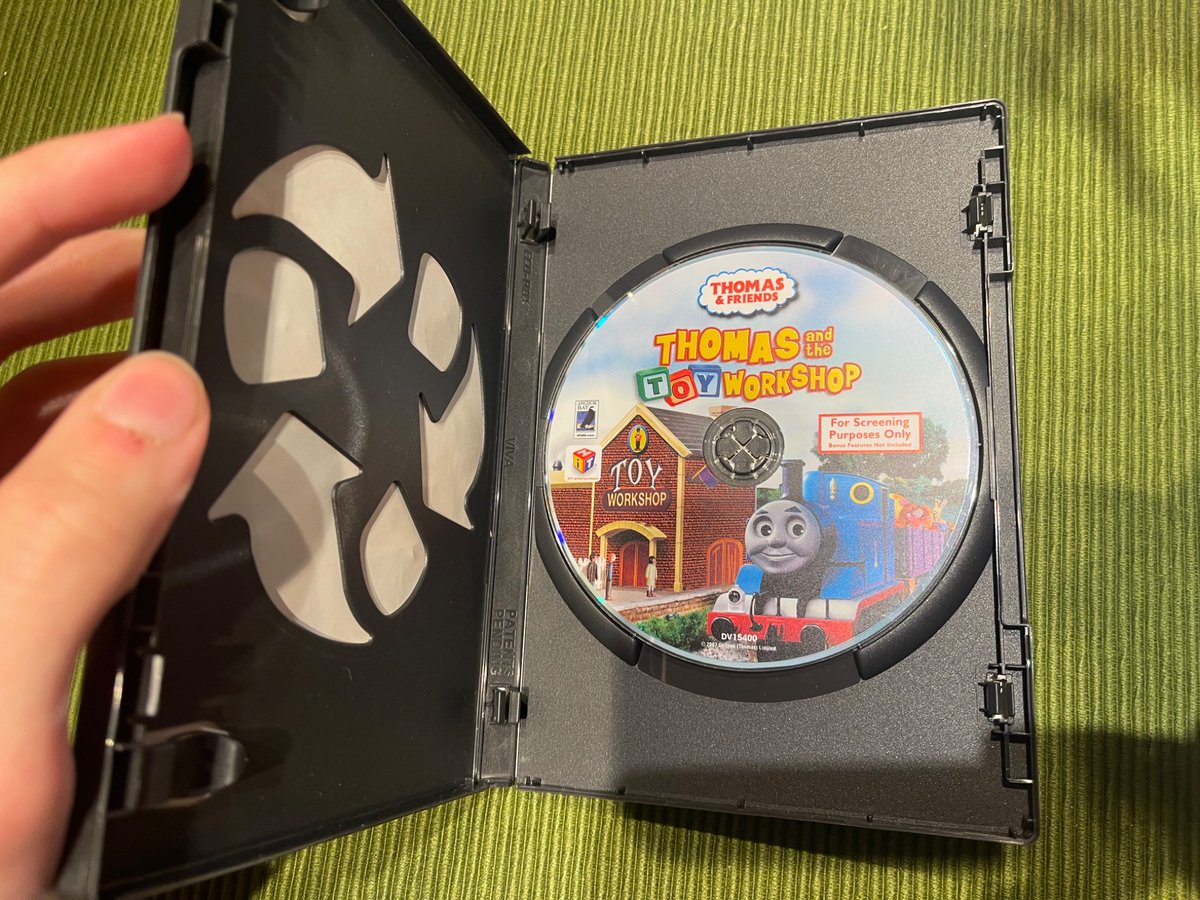 The bidding for the Take Along Percy Takes a Plunge Sampler disc and the Thomas and the Toy Workshop Screener disc end tomorrow afternoon, last call for those that want to bid on these two items:
ebay.us/m/eDCTIE
