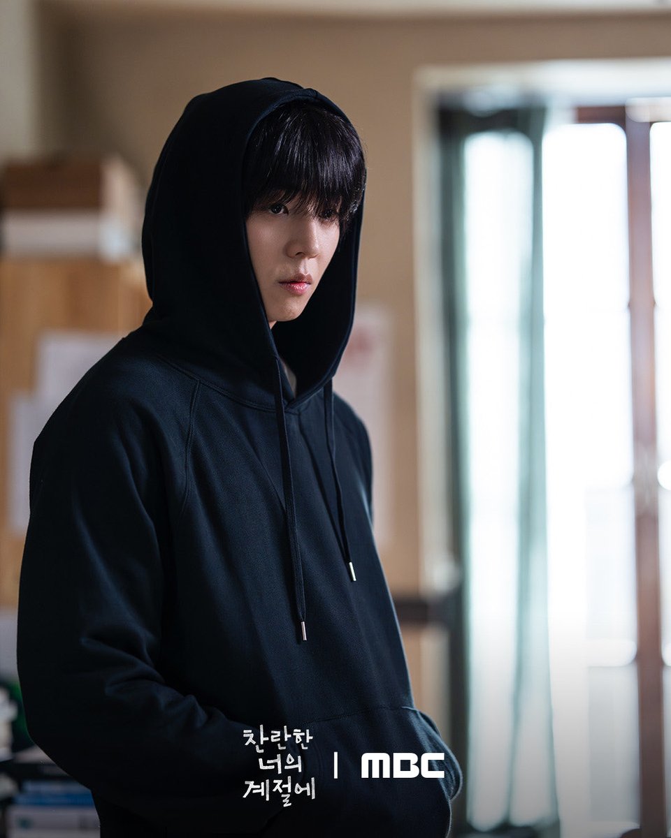 gdbwto's tweet photo. Im so sorry, but this pict remind me of Ji Hanna https://t.co/CiLtpH0Sql