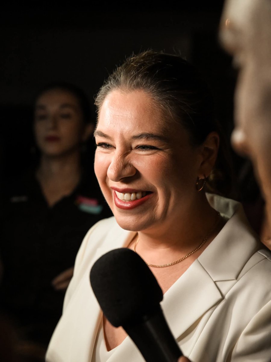 A minutos de comenzar el último debate de la campaña. Acompáñame hoy y este domingo.💛💚❤️

#ClaudiaDobles
#ClaudiaPresidenta
#AgendaCiudadanaCR
#DebateFinal
