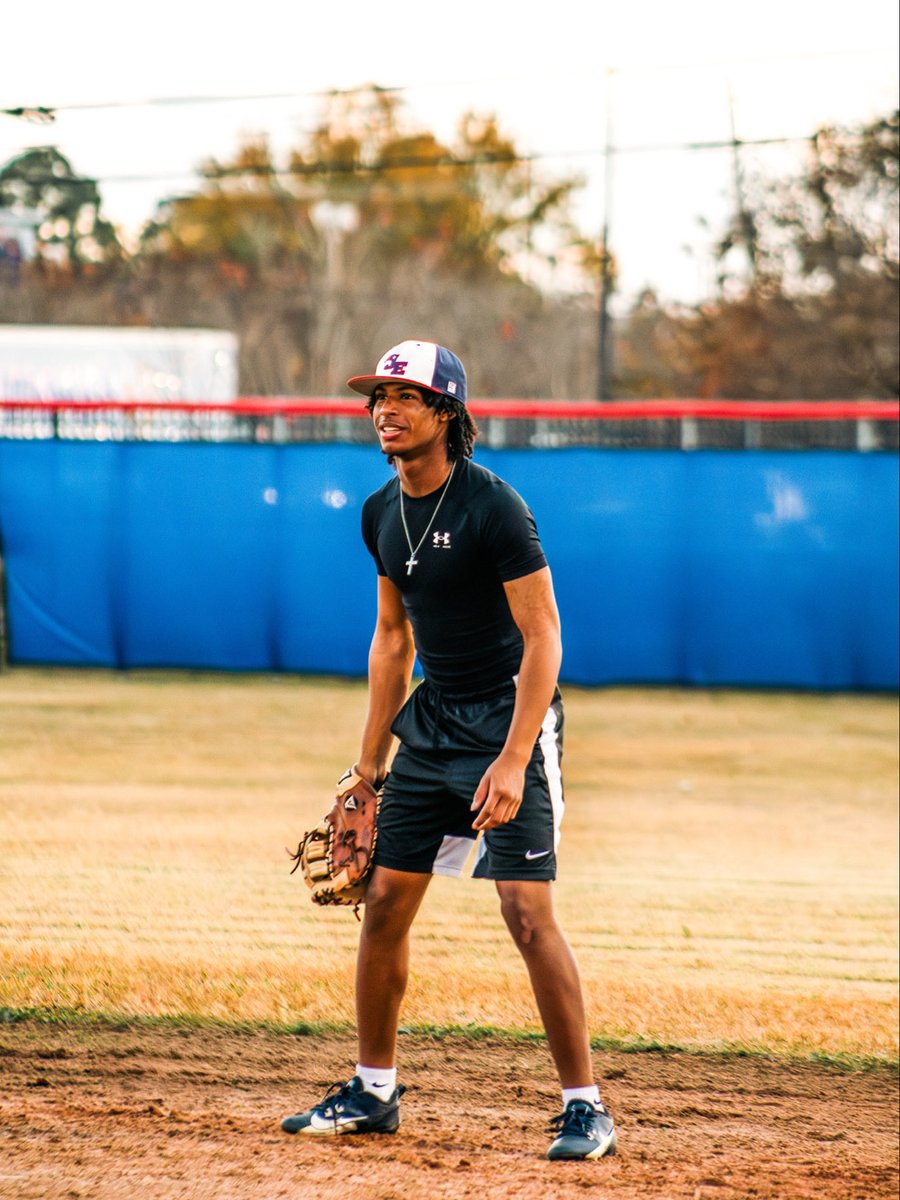 Dustin Walker ⭑ tweet media