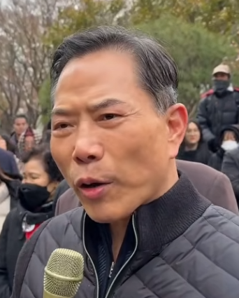 손목사님.. 석방되셨습니다. 미국 덕분입니다. 정말 고맙습니다.
우리 윤석열 대통령께서도, 손목사님께서도..
감옥생활로 흰머리가 나고 수척해 지시긴 했어도,
눈은 항상 총기가 있으시고 얼굴에 자신감과 당당함이 있습니다. 그리고 자유와 정의에 대한 갈망이 멈추지 않습니다.
감사합니다.