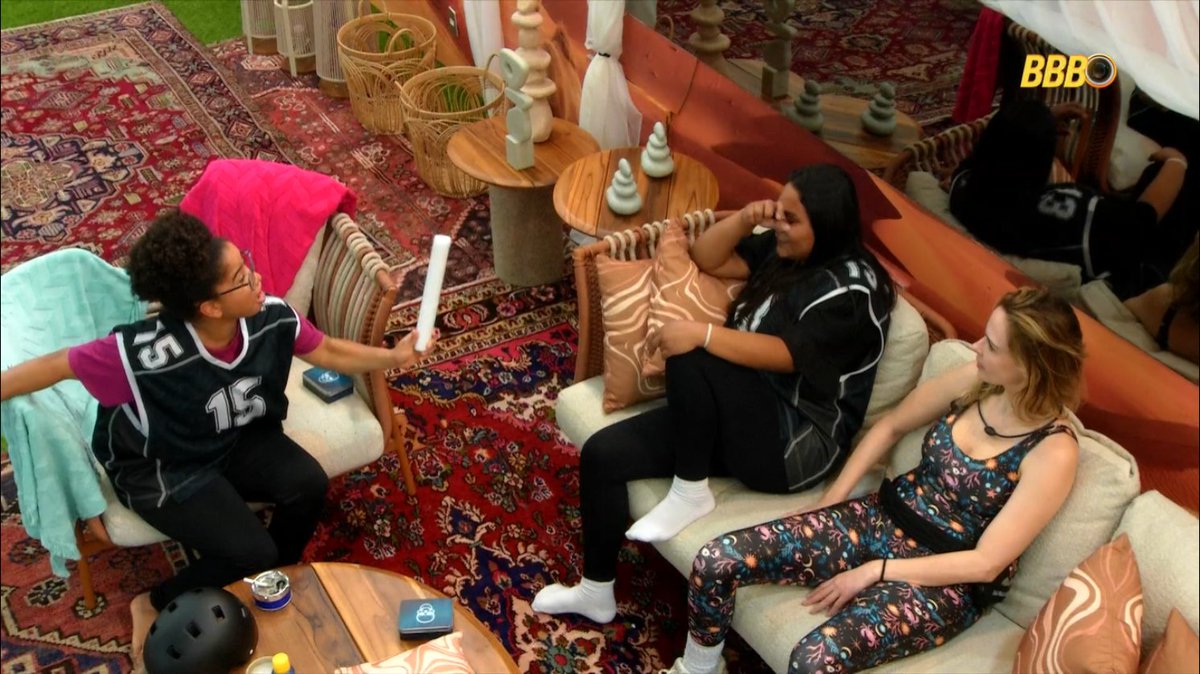 centralreality's tweet image. A Milena levou o bastão pra casa KKKKKKK #BBB26