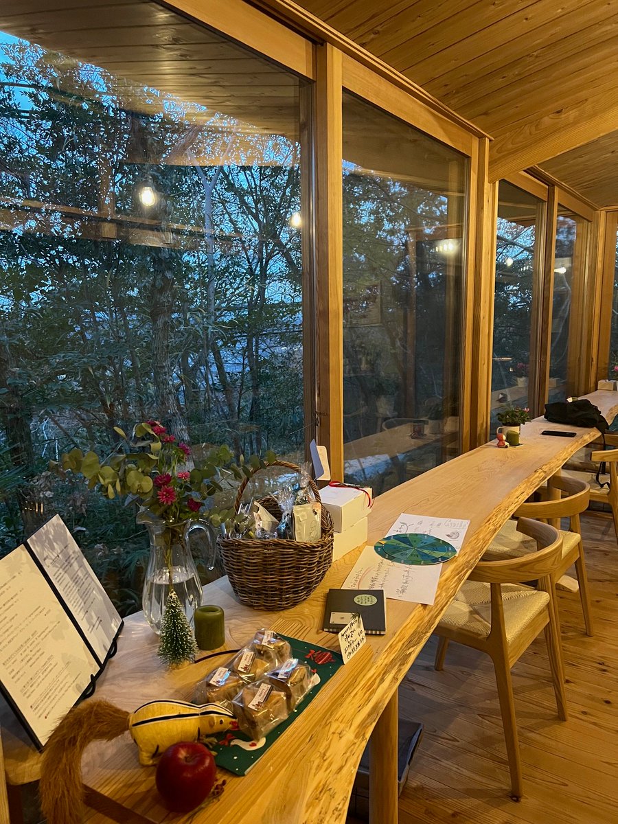 本日30日は、奈良県、生駒市のカフェ
along with REBORNさんで
読書を楽しめる、Book Barオープンです。
18時半頃から「きょうはもうねます」新装版出版のお話をします。お席少しまだありますので、よろしければ✨
11時〜オープン
along with REBORN
奈良県生駒市菜畑町2313-435
tel：070 2002 7478