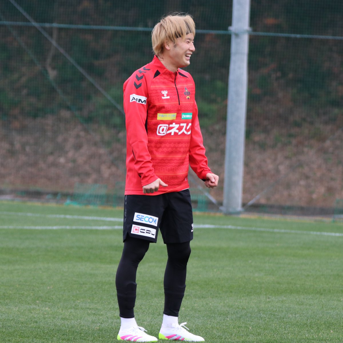 ✨トレーニングウェアパートナー決定✨ キャンプ始動日から既にチーム