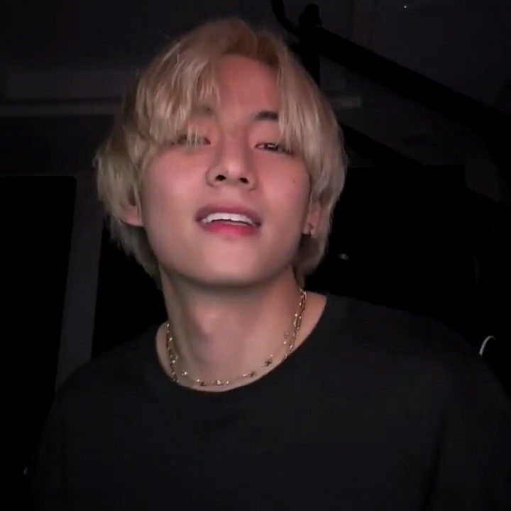 tkeuforia's tweet photo. #taekookau onde
jungkook é um editor famosinho, e acaba postando um edit de Taehyung, outro editor por quem o outro tem uma queda, na conta errada. https://t.co/WC2wxdhLrU
