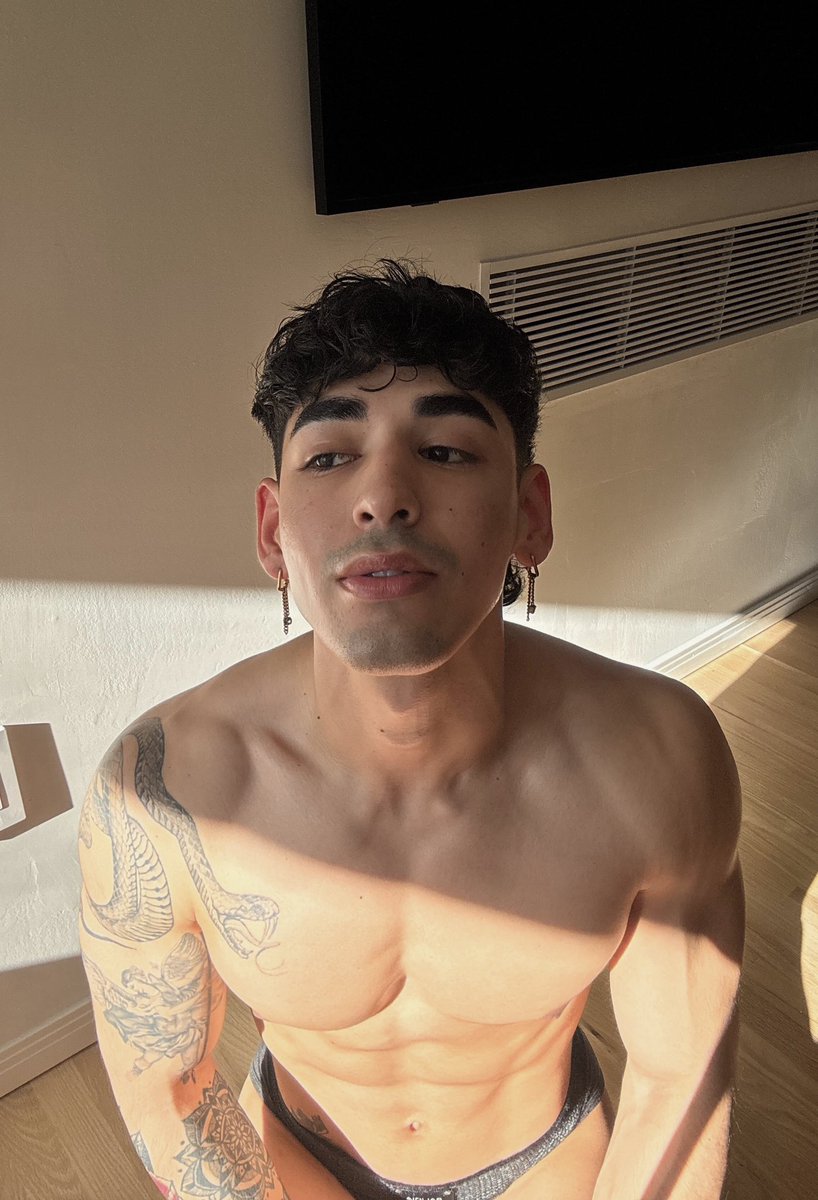 droses3_'s tweet photo. Thanks for 10k ya’ll☺️ blow this up if you’re trying to see some more risky photos moving forward (; https://t.co/ZNwNnkcGfd