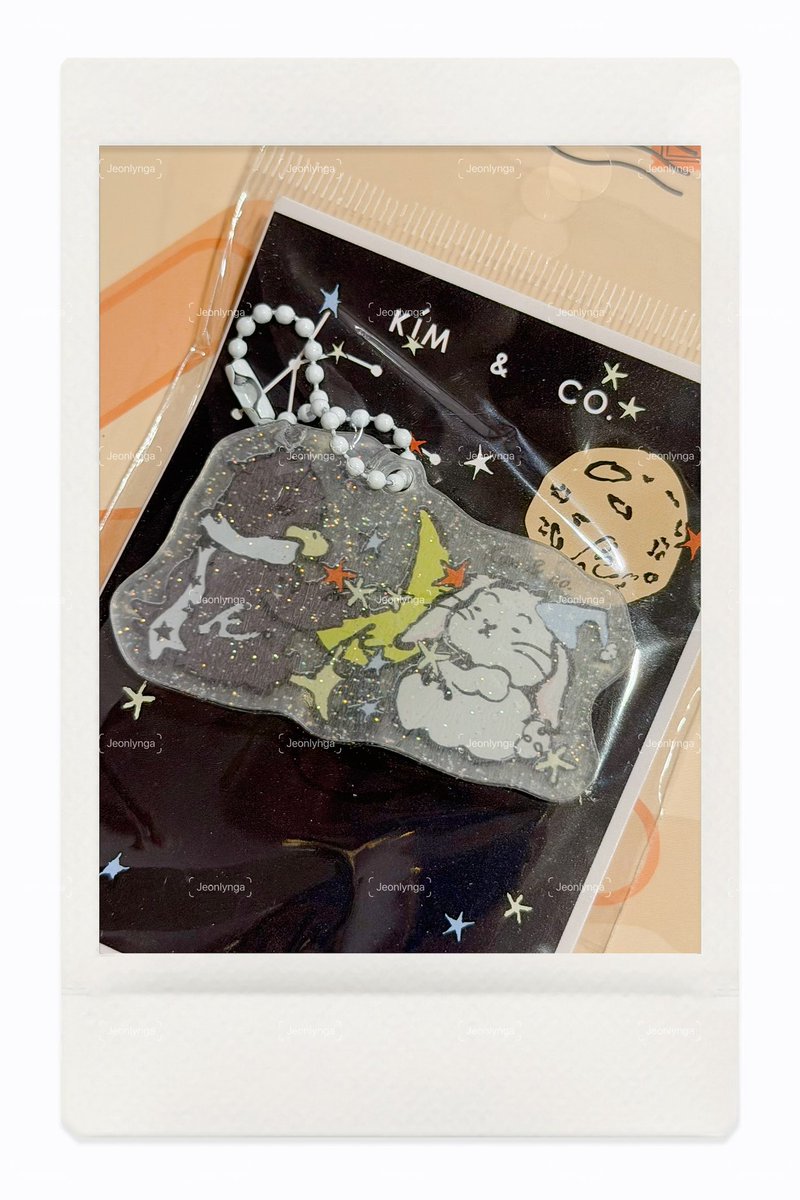 jeonlynga's tweet photo. WTS | พวงกุญแจ ˚ ｡･:*★
#KimandcoXKengNamping ✨
☁️ price : 100 บาท (รวมส่ง)
🪐 pls dm ka 

#ตลาดนัดดูมันดิ #ตลาดนัดดมด #ตลาดนัดdmd #ตลาดนัดเก่งน้ำปิง https://t.co/AWomhwDDrN