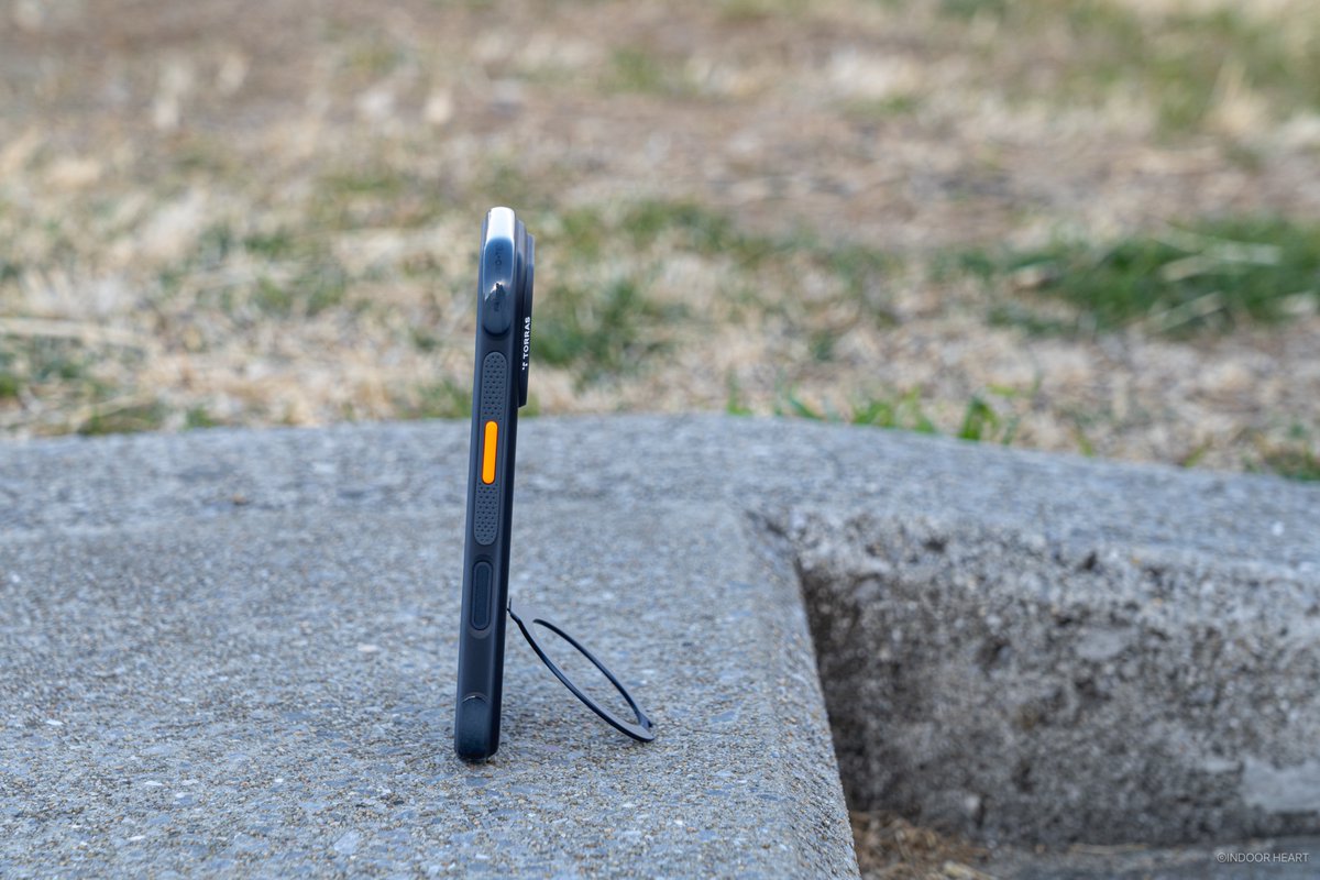 indoorheart's tweet image. iPhone 17 Proシリーズ用の防御力高めケース「TORRAS Ostand Q3 Air」を提供いただきました。

色が17 Proのディープブルーに合う👏
あとリングスタンドはやっぱり相当便利でした。

↓記事
indoorheart.com/torras-ostand-…

提供: #TORRAS #PR