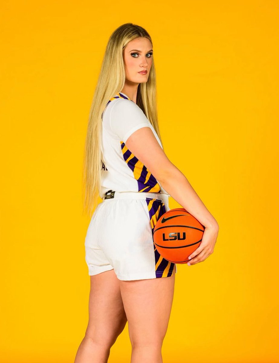 I talk hoops 🏀 tweet media