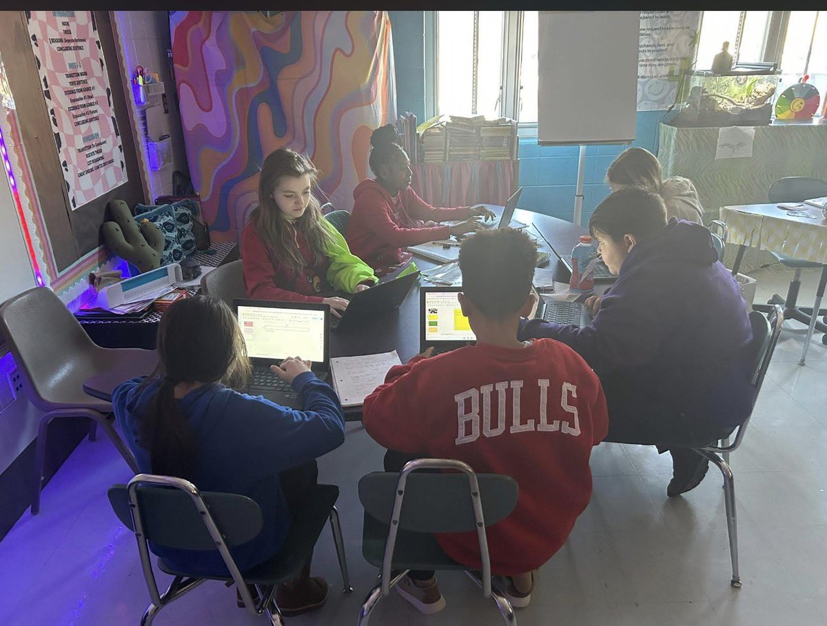 Big shoutout to @kedcgrants 👏
Because of <a href="/passport2lead/">Passports2Learning</a> , my students aren’t just learning civics, they’re doing civics. After studying Jackie Robinson, one of my 5th graders wrote Congressman Hal Rogers advocating for a federal holiday in his honor. Student voice in action. 🇺🇸