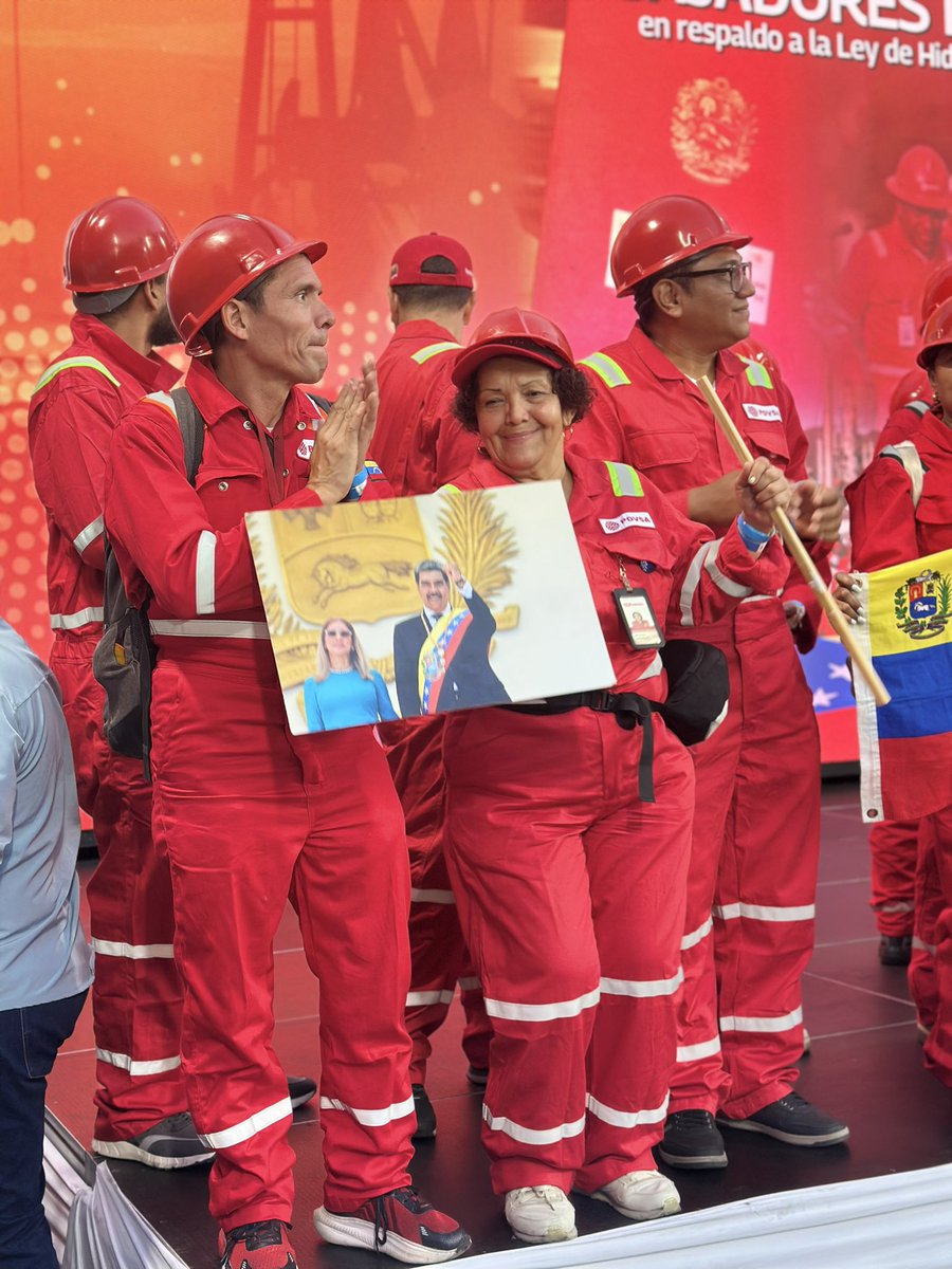 Que viva los trabajadores de nuestra Industria Petrolera . mi reconocimiento y el esfuerzo por años, Venezuela será el País con mayor crecimiento económico de latinoamericana. 

Que viva 🇻🇪