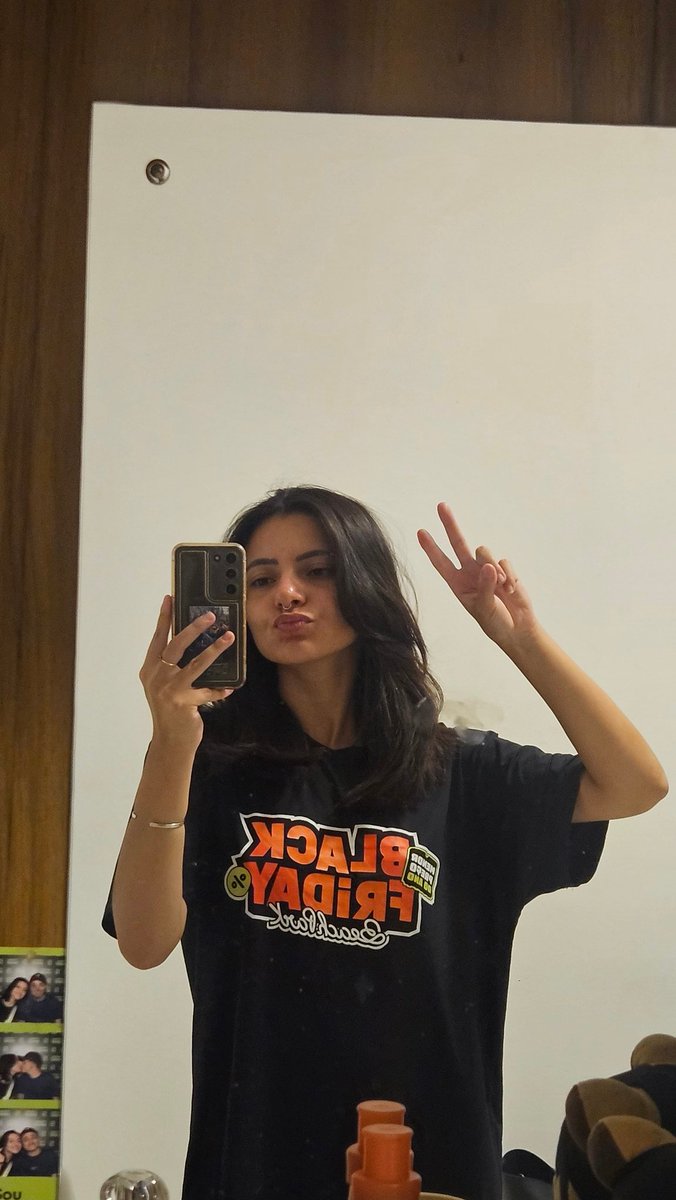 só pq fiz chapinha no cabelo resolveu q vai chover, amaram minha camiseta de Black do Beach Park? ✨️