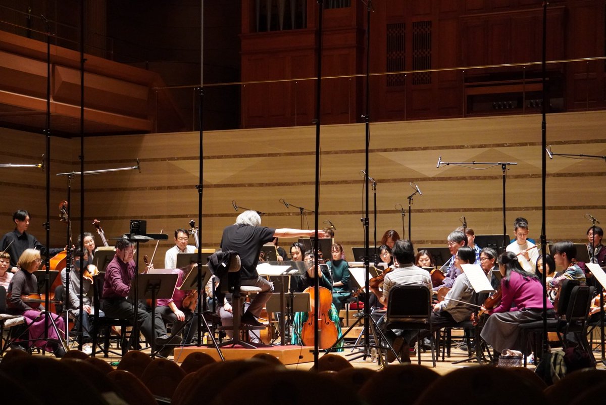 bach_collegium's tweet image. 【BCJ – "The Path to Beethoven Vol. 1": Recording the Symphonies】

＼🌟BCJ「ベートーヴェンへの道 Vol. 1」 🎻／

今回のプロジェクト「ベートーヴェンへの道」は、
コンサートシリーズにとどまるものではありません！

現在、ベートーヴェンの交響曲1番と2番のレコーディングも進行しており、