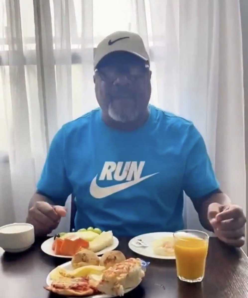canal_falamassa's tweet photo. Torcedores, calma! Pelo menos amanhã tem café do Marcão. Não precisa criar crise #FechadoComTITE https://t.co/fRqgb1ronX
