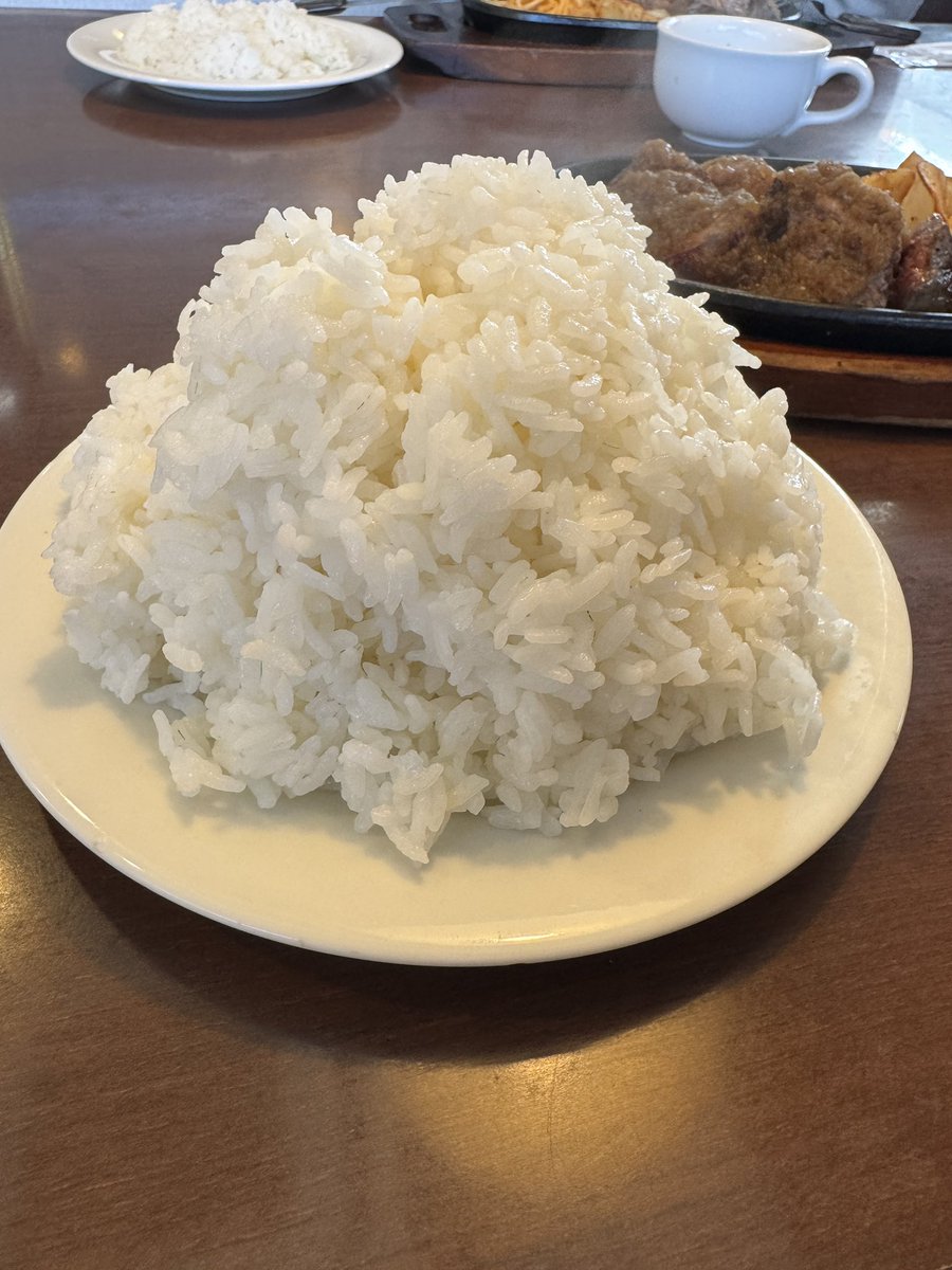ステーキ宮 深谷店

私&amp;妻：チャックテールフラップカットステーキランチ125g

肉の日キャンペーンで125gが40%増量で175gに😍

場所によって多少筋はあるけど全体的に柔らかなお肉で旨い🤤
4種類のスープバーとライスがお代わり自由で1,749円はコスパ最高です😋

ライスは一杯で我慢しといた😊