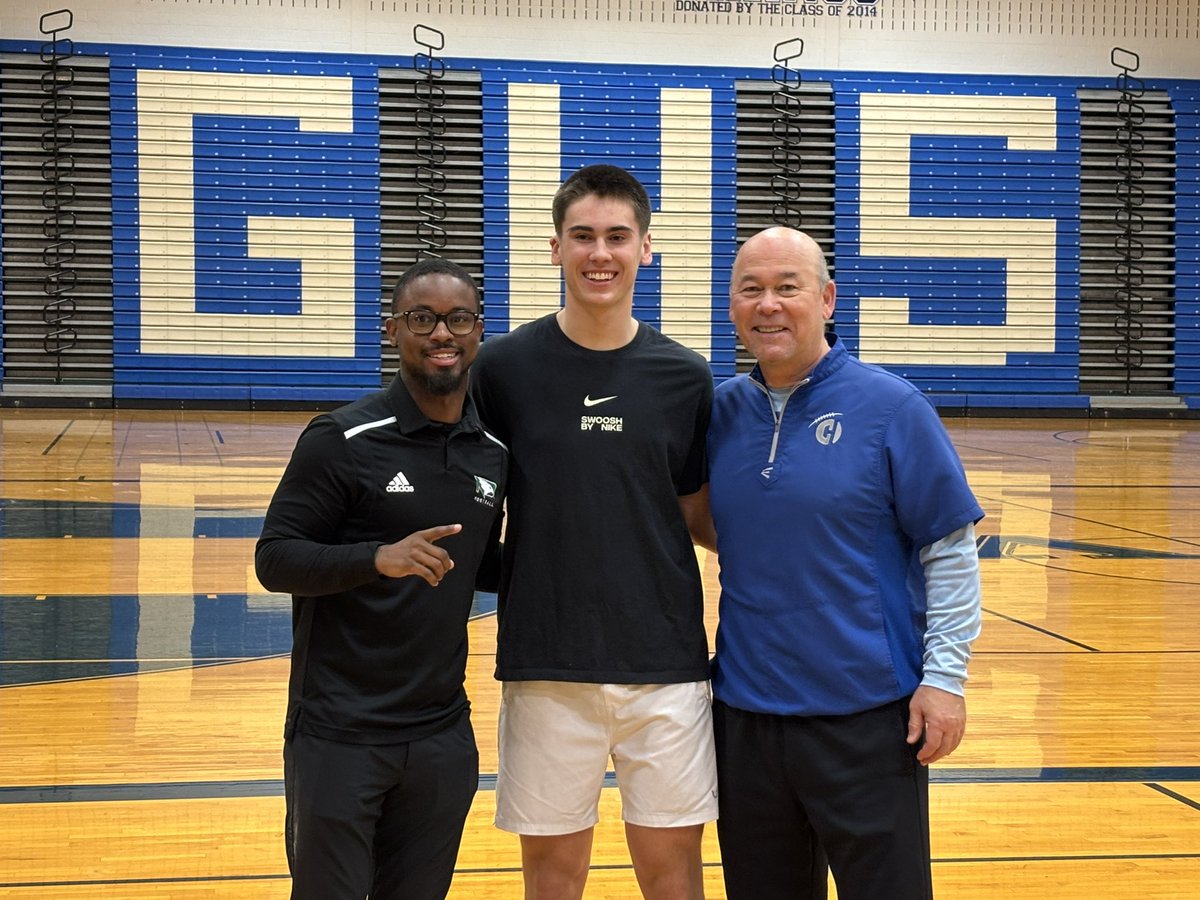 Thank you to the coaches who came to watch me and my teammates throw this morning, and thank you to <a href="/CoachHo/">Mike Hohensee</a> <a href="/CoachGrady27/">Coach Grady</a> and <a href="/GenevaVikingsFB/">Viking Football</a> for running a great session! Excited for spring time! <a href="/CoryConnolly/">Cory Connolly</a> <a href="/M__Piatkowski/">COACH PIKE</a> <a href="/Coach_Benedetto/">Vince Benedetto</a> <a href="/coachDJDavis/">DJ Davis</a> <a href="/kjmaye_4/">KJ Maye</a>