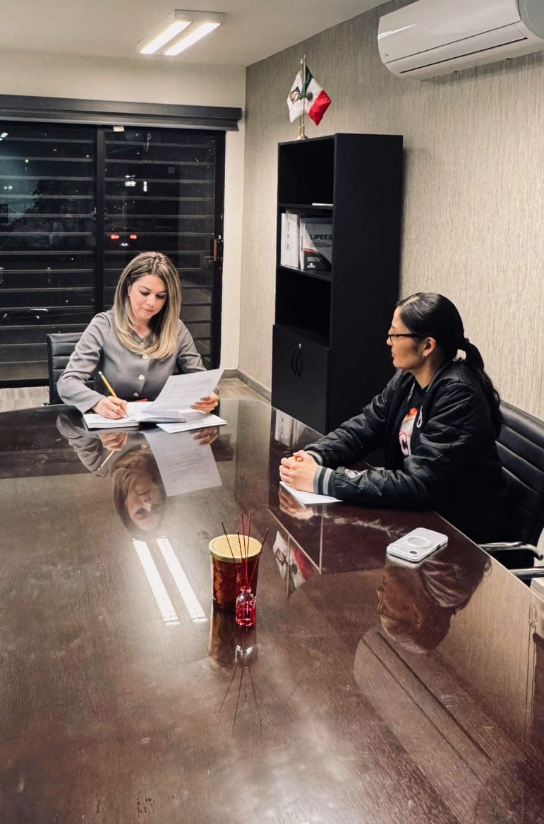 La Magistrada Presidenta Alejandra Velarde Félix (<a href="/VelardeAlejan/">Alejandra Velarde</a>) y la Secretaria General Adilene Montoya Castillo (<a href="/AdileneMontoyaC/">Adilene Montoya Castillo</a>),  sostienen reunión de trabajo con el objetivo de coordinar acciones y establecer una planeación estratégica institucional.