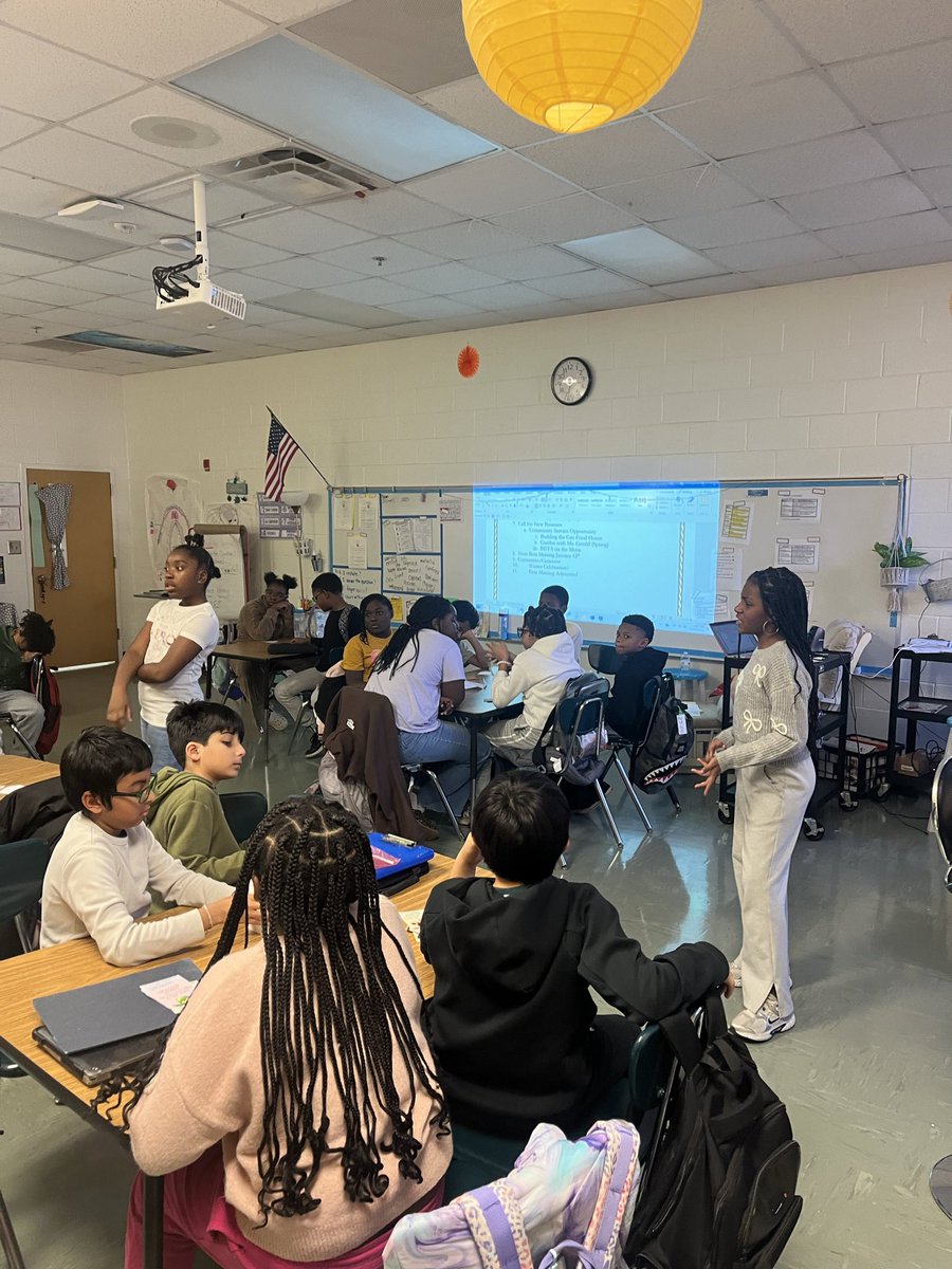 Dr_B_Inspires's tweet photo. Our last **Beta Club meeting of 2025** 💙✨
Closing the year strong with leadership, service, and big goals ahead!

#BetaClub #Bobcats #StudentLeadership #BetaPride #MoreToCome https://t.co/RKFKsEj1mU