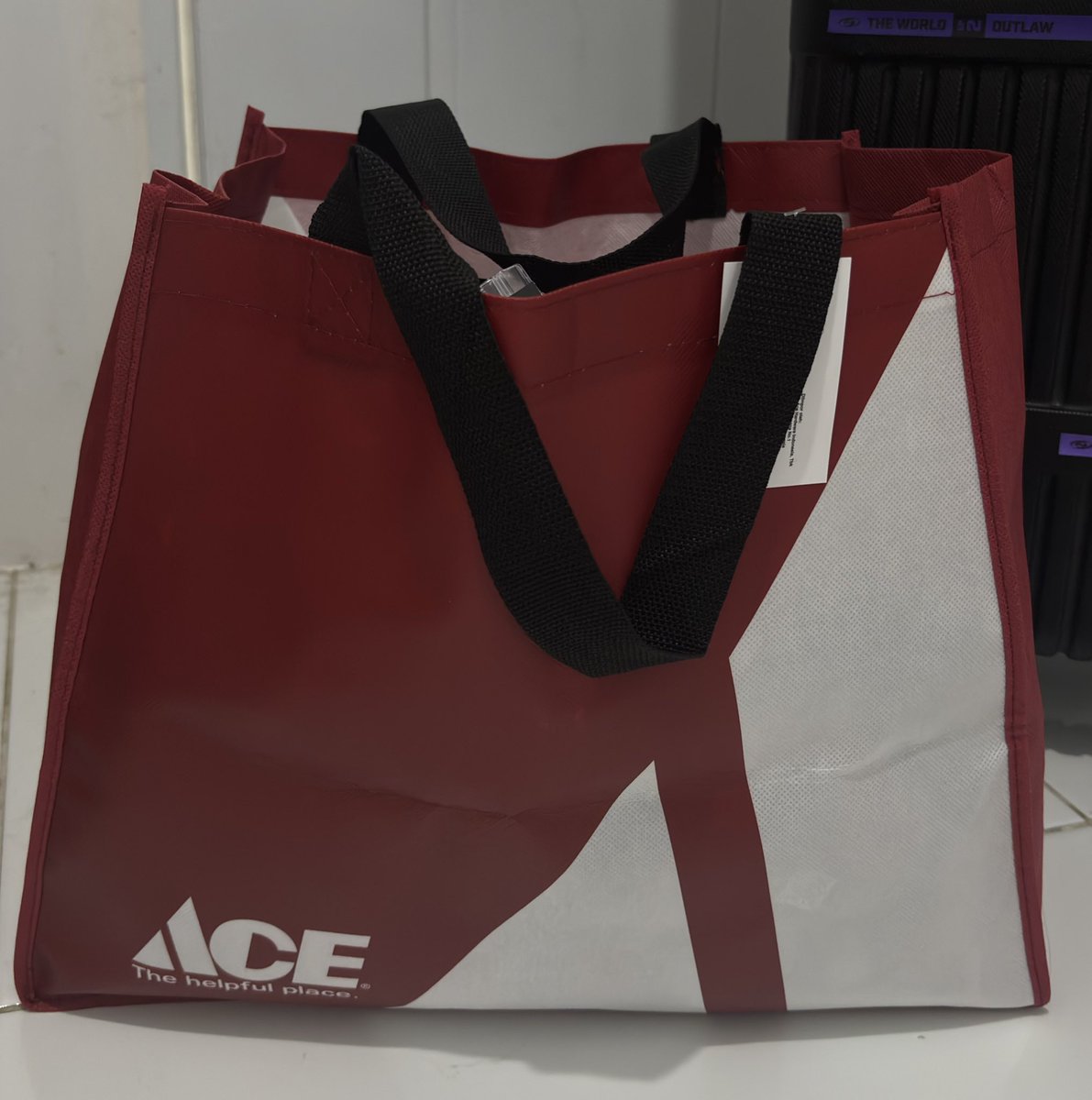 Besok aku bawa tas ini yaa, klo ada yg ketemu minta aja pribis nya 🤣
Stay di venue jam 1