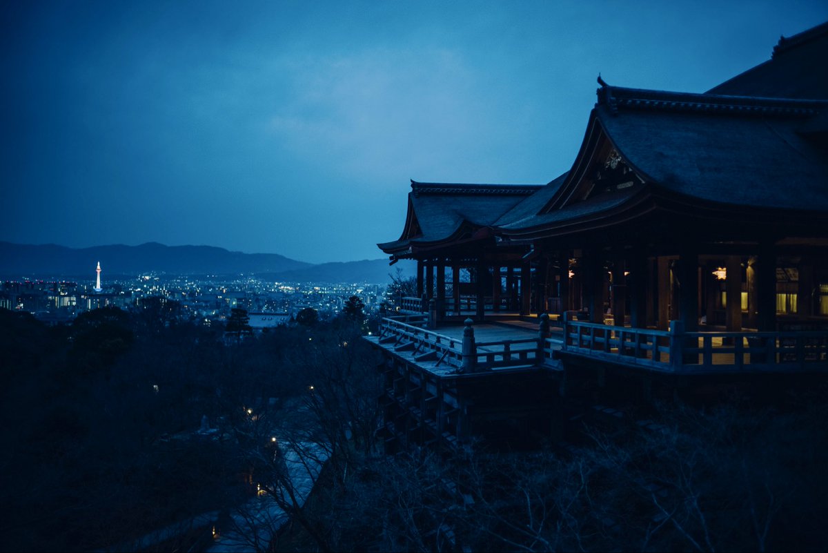 2026年4月18日（土）冥丁は ⾳⽻⼭ 清⽔寺 本堂舞台にて 奉納演奏を執り行うこととなりました。20代の頃に たった一人で音楽修行を重ねた京都は私自身の音楽表現の礎となりました。この歩みの集大成を表現します。チケットは2月14日より発売。詳細はこちらより sibasi.jp/2026/01/30/mei…