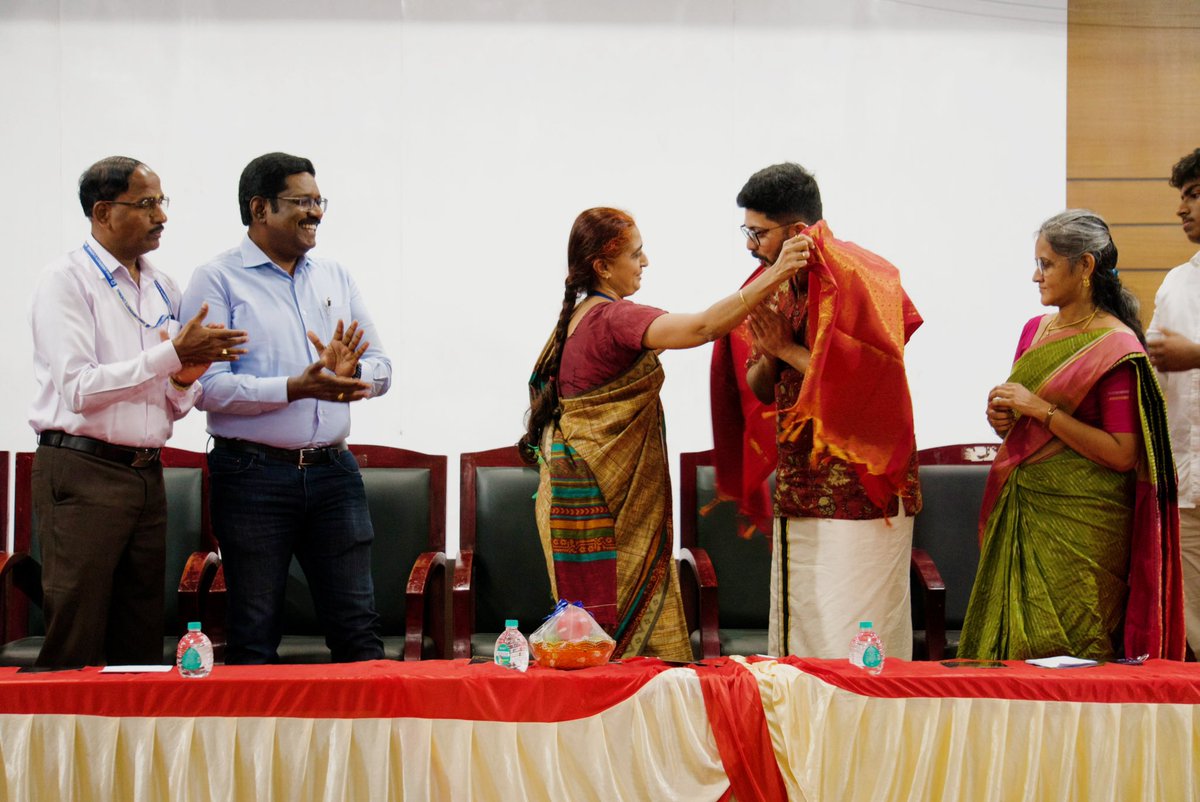 KoSesha's tweet photo. Spent an evening with brilliant young minds at MIT, Chennai! Grateful to be at the institution where legends like Dr. A. P. J. Abdul Kalam and Writer Sujatha once studied. Inaugurated Sivaranjani ’26 at MIT Athenaeum and shared a few thoughts. https://t.co/tz3p4InwTg