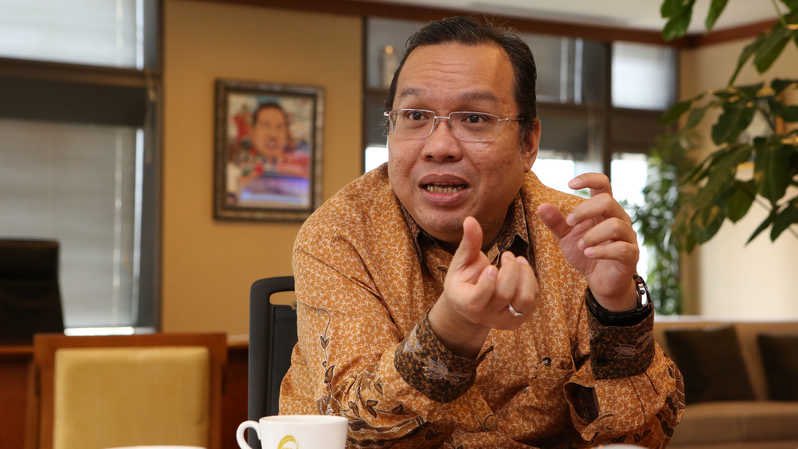 Stockbit's tweet image. 🚨BREAKING: Bloomberg melaporkan bahwa Direktur Utama BEI, Iman Rachman, mengundurkan diri dari jabatannya.

"Semoga pengunduran diri saya dapat membawa perbaikan bagi pasar modal." - Iman Rachman

[Sumber: Bloomberg]