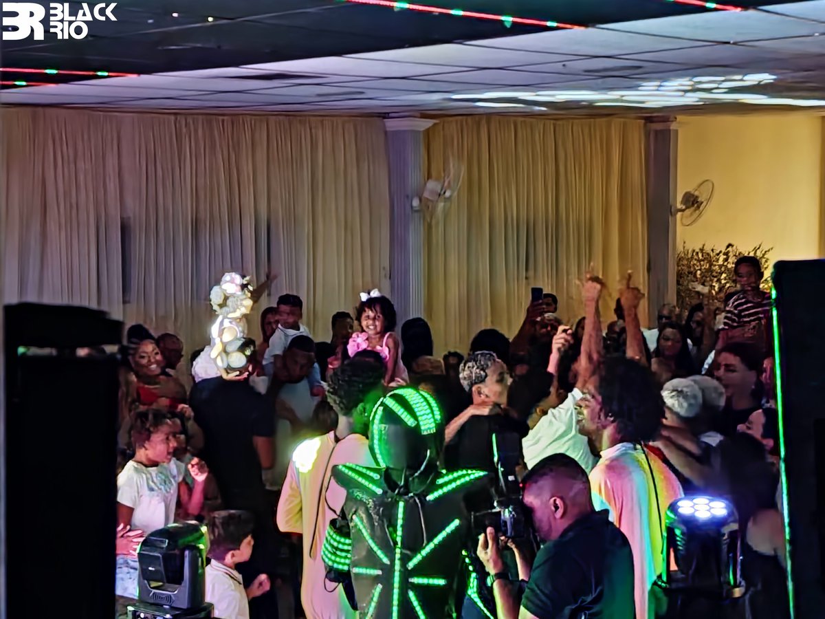 #djblackrio \/ #15anos  😃
#EspaçoKieza :)
#FOTO #FOTOS #fotografia 📷