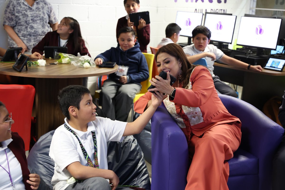 ¡Cumplimos en <a href="/Alcaldia_Coy/">Alcaldía de Coyoacán</a> y el trabajo diario se ve reflejado! Iluminación nueva, escuelas renovadas, caminos más seguros y espacios públicos recuperados. 

Cuando se escucha a la gente y se gobierna en el territorio, los cambios se notan y las colonias se transforman.