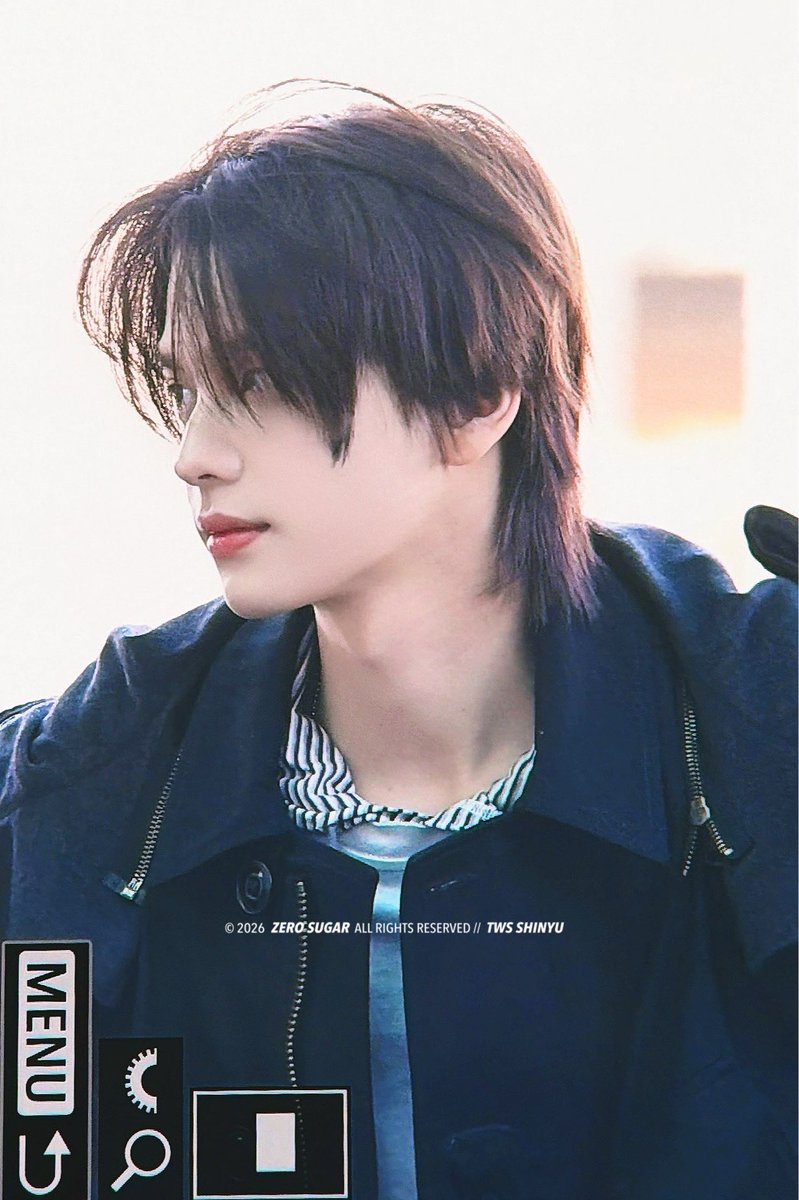 182cmtall's tweet image. SHIN JUNGHWAN
PLEASE NEVER CUT YOUR HAIR