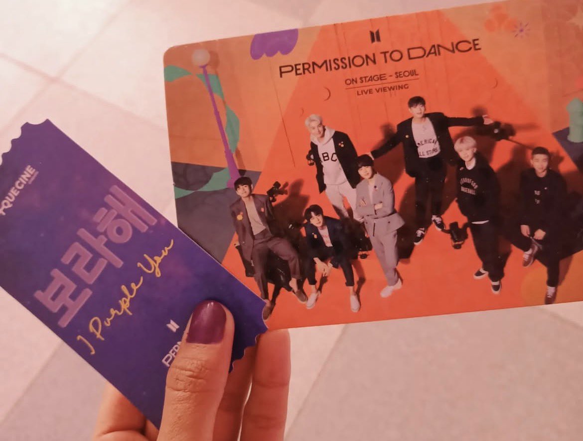 istayforjk's tweet photo. Un dia vas a ver los conciertos al cine y al otro estas 101 días de verlos en vivo💜
#BTS_ARIRANG #BTS_WORLDTOUR https://t.co/3mpKZKlpeY