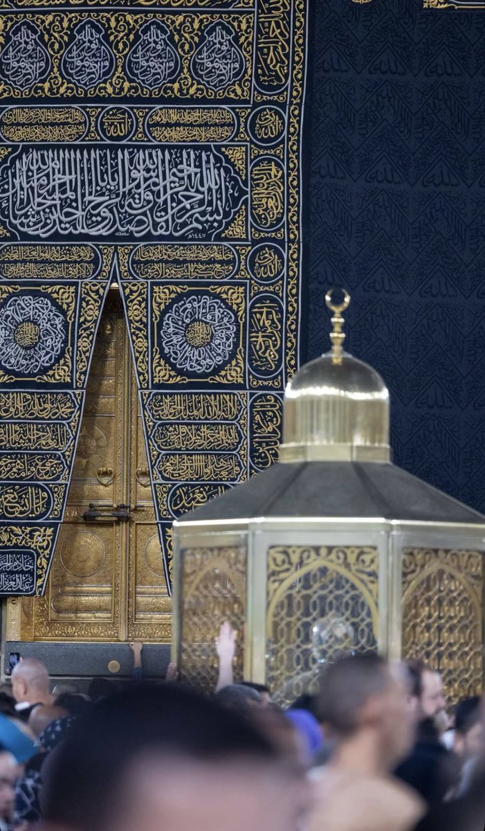 اَلّٰلھُم صَلِی عَلٰی مُحَمَّدٍ وَعَلٰی آلِ مُحَمَّدٍ کَماَصَلَّيتَ عَلٰی اِبْرَاھِيمَ وَعَلٰی آلِ اِبْرَاھِيمَ اِنَّكَ حَمِيدُ مَّجِيدُُ
اَلَّلھُم بَارِك عَلٰی مُحَمَّدٍ وَّعَلٰی آلِ مُحَمَّدٍ کَمَا بَارَکتَ عَلٰی اِبرَاھِيمَ وَعَلٰی آلِ اِبرَاھِيمَ اِنَّك حَمِيدُ مَّجِيدُ