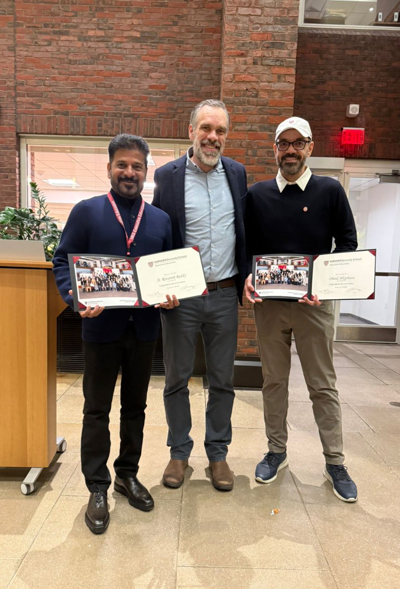 LVReddy73's tweet image. #Telangana Chief Minister A. Revanth Reddy and a cohort of 62 students at the #Harvard Kennedy School successfully completed their executive education programme.

The programme, titled “Leadership in the 21st Century,” was conducted daily from 7 a.m. to 6 p.m.

Classes were held