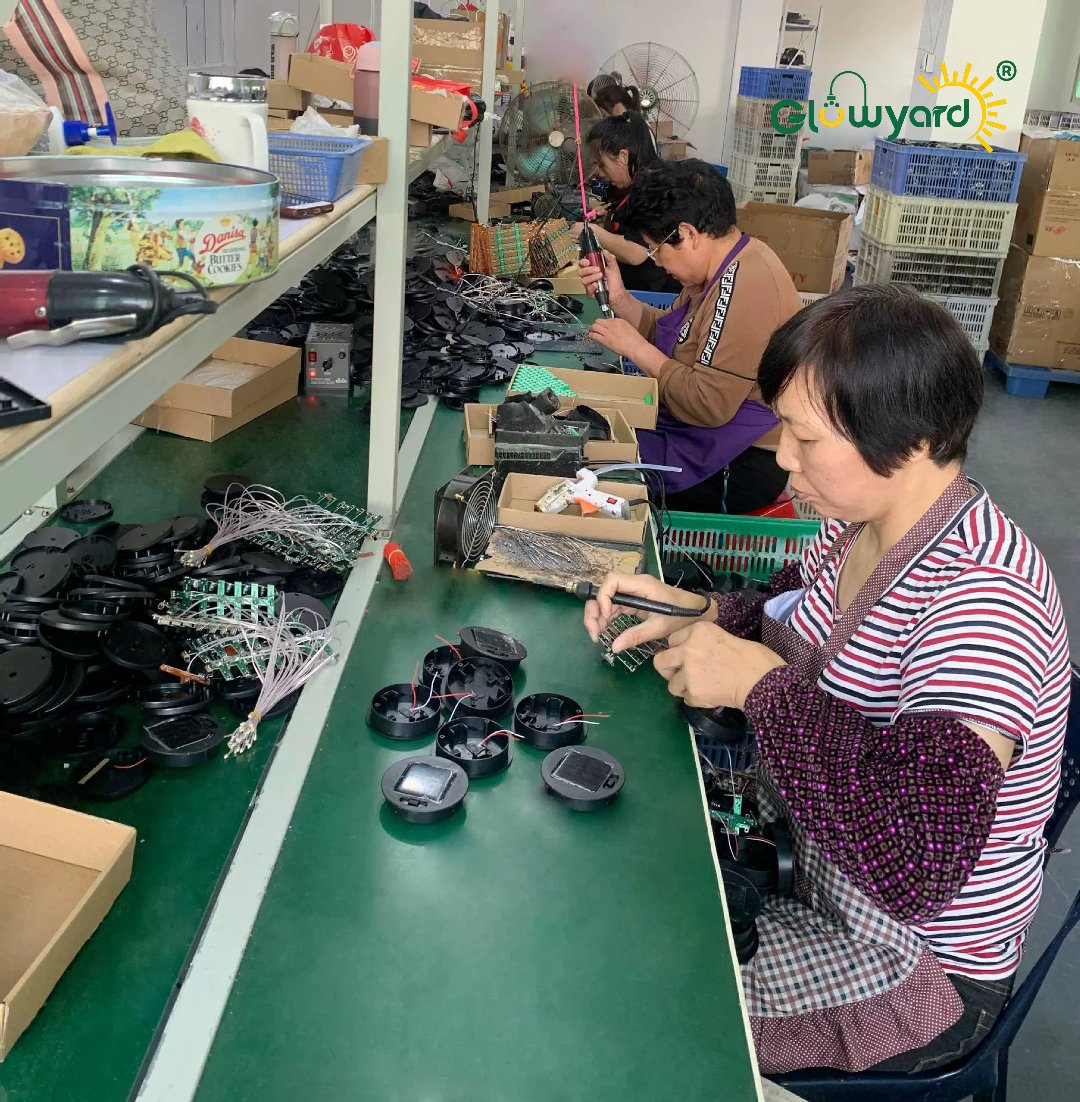 soumehome2024's tweet image. GlowYard provides complete wholesale &amp;amp; custom solar outdoor lighting solutions — from design and prototyping to tooling, mass production, packaging, and global delivery.
One factory. All-in-one supply. Zero worries.
#SolarExport #gardendecor #wholesale #PremiumSolarLighting