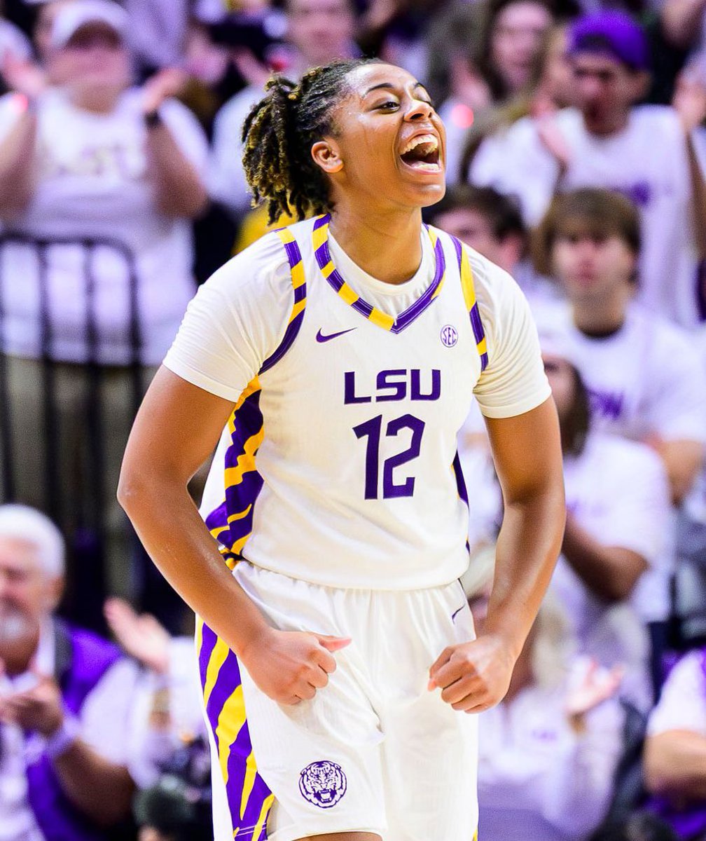 I talk hoops 🏀 tweet media