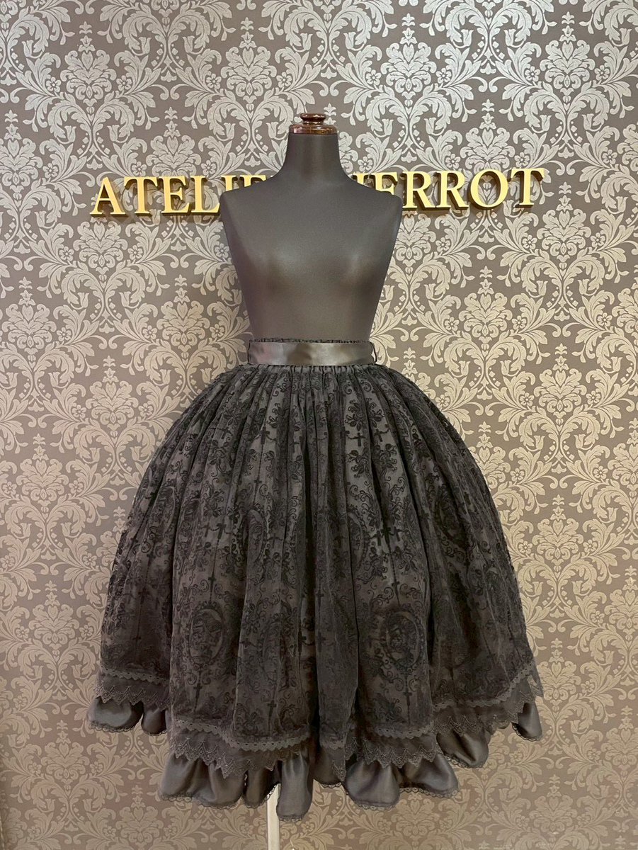 【最終値下げ】Triple*fortune 骸骨少女スカート 🖤💀入荷情報💀🖤 【Triple fortune】 骸骨少女スカート (ブラック