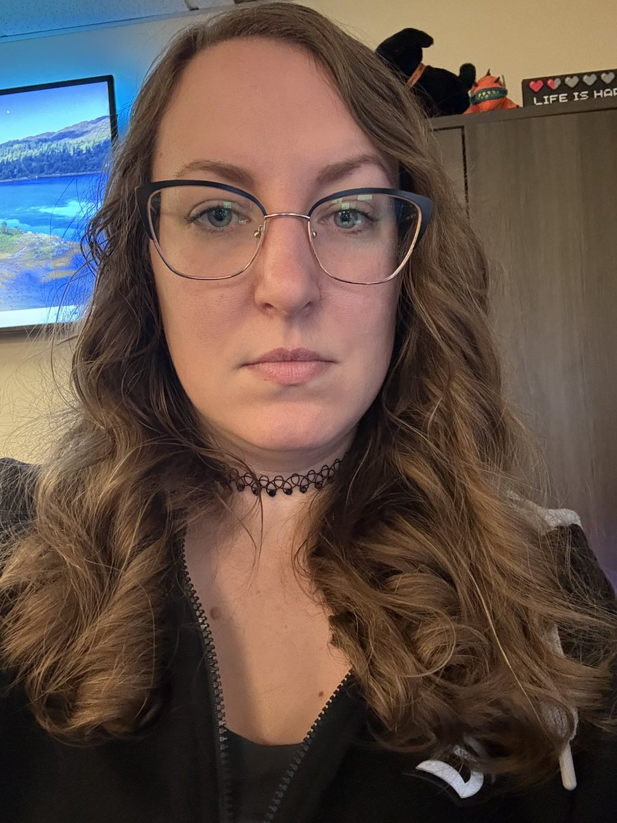 AlyLee on the Blue app 🦇 tweet media