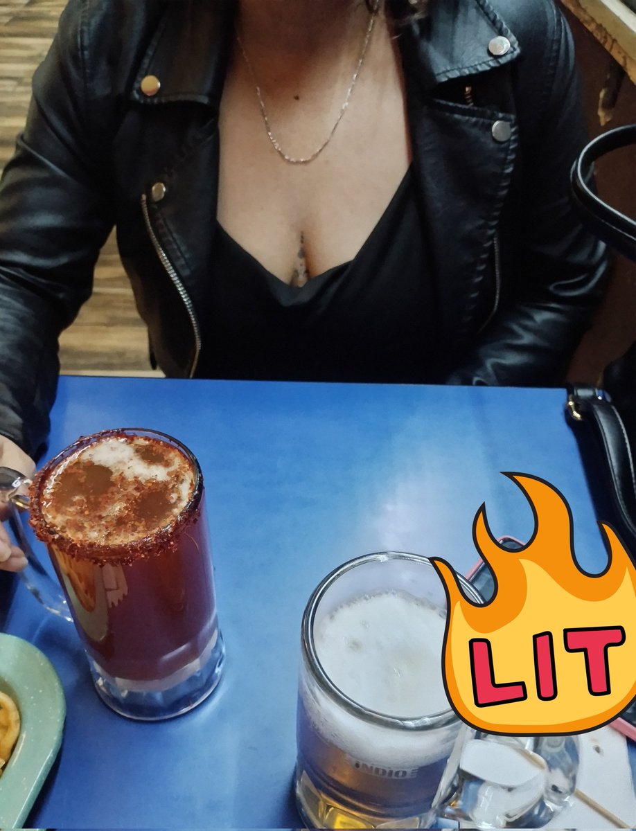 Unas cheves para relajar el cuerpo de <a href="/Griselhotwife/">Grisel López</a>  por si gustan conocernos estamos en zona centro