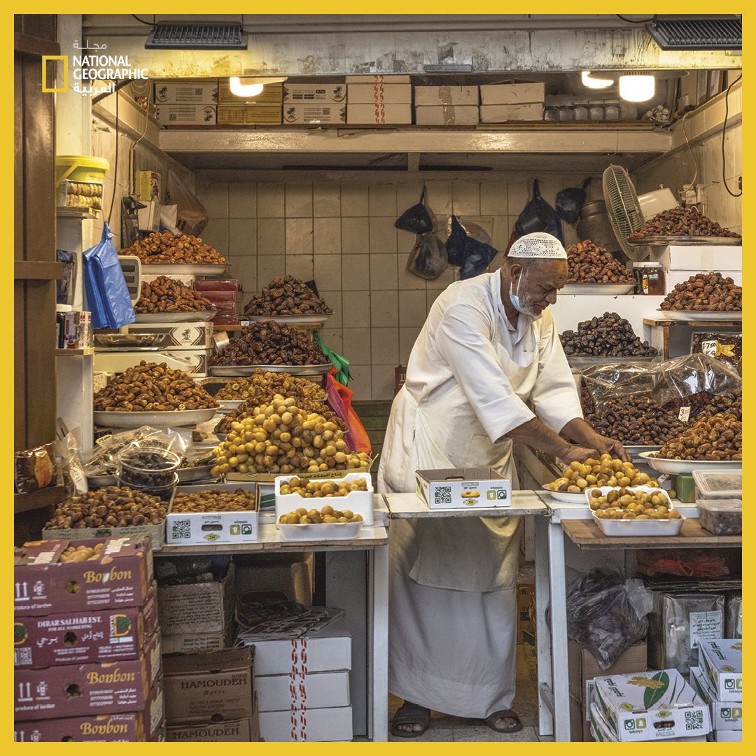 NatGeoMagArab's tweet photo. سوق المباركية.. قلب #الكويت النابض
بدأَت بدُكان صغير في قلب المدينة، لتتحول إلى أيقونة تنبض بالحياة والألوان وتُجسد ذاكرة شعب وأصالته
الصورة بعدسة: سامي الرميان، @sramyan

اقرأ القصة الكاملة في عدد #فبراير المقبل من #مجلة_ناشيونال_جيوغرافيك_العربية⁣⁣⁣⁣⁣⁣⁣⁣⁣⁣⁣⁣⁣⁣⁣⁣⁣⁣
مجلتك العالمية.. بلغتك العربية

#الإمارات_والكويت_إخوة_للأبد #أسبوع_الأخوة