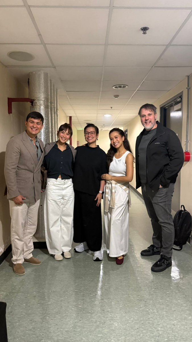 AshMatt_intl's tweet image. Another photo with Sarah, Lea, and Rachelle Ann. 😍 @JustSarahG @gorachelleann

📸: @mateoguidicelli